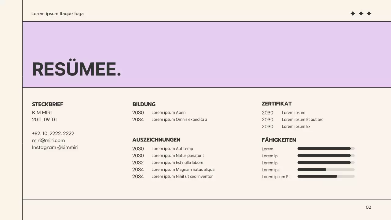 Eine schlichte Mappe in Beige und Mauve für die Jobsuche