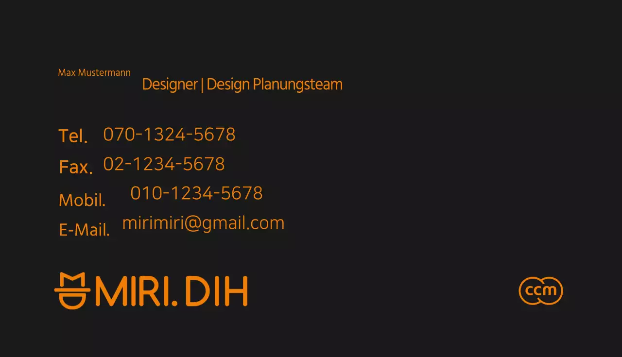 Designer-Visitenkarte in schlichtem Design mit orangefarbenem und schwarzem Text und Linien