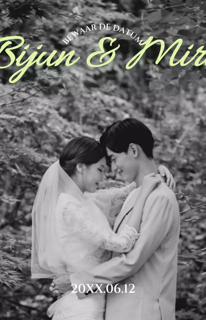 Een ingetogen fotokaart huwelijksuitnodiging met groene accenten