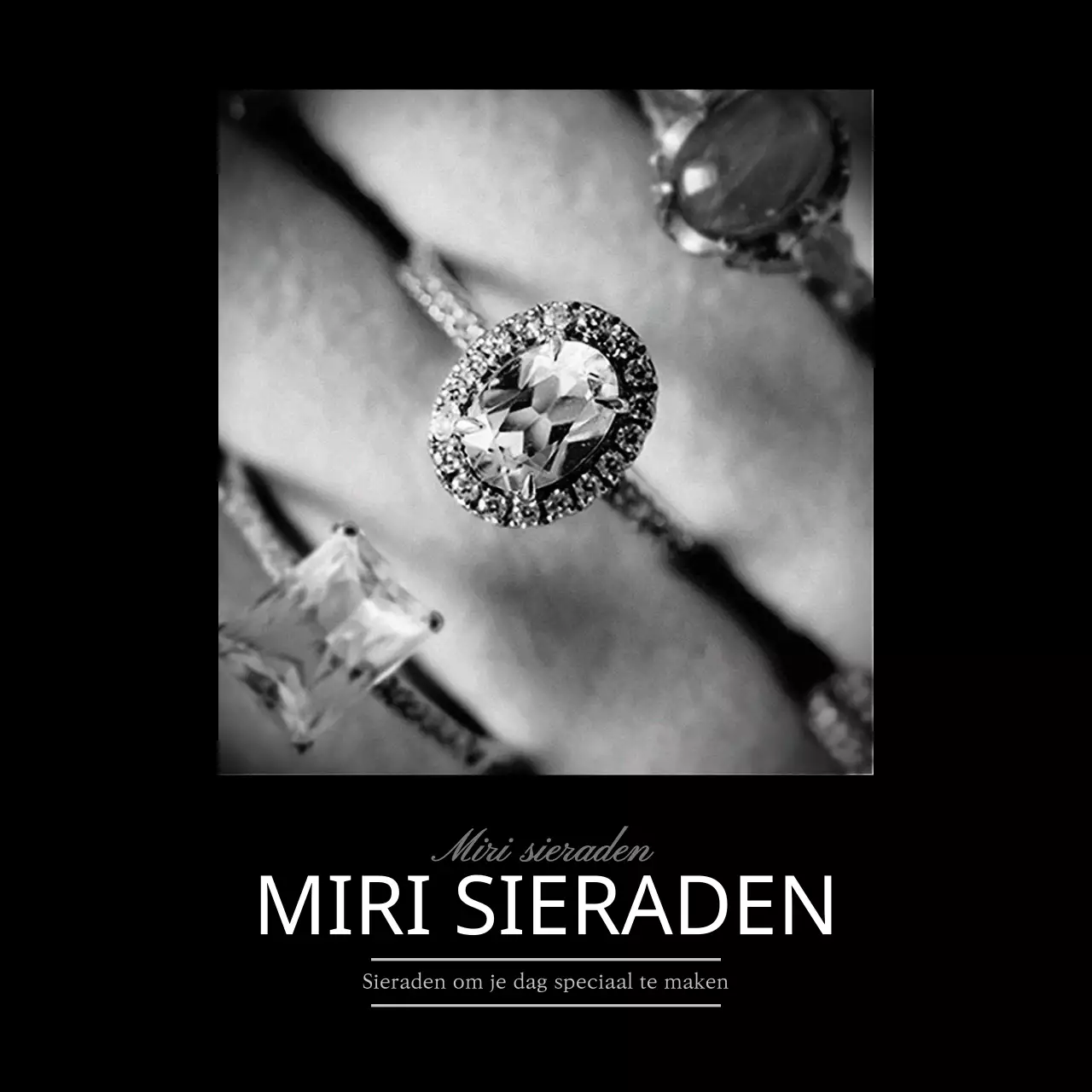 Maak kennis met ringen van een juwelier met een zwart-witte, luxueuze uitstraling