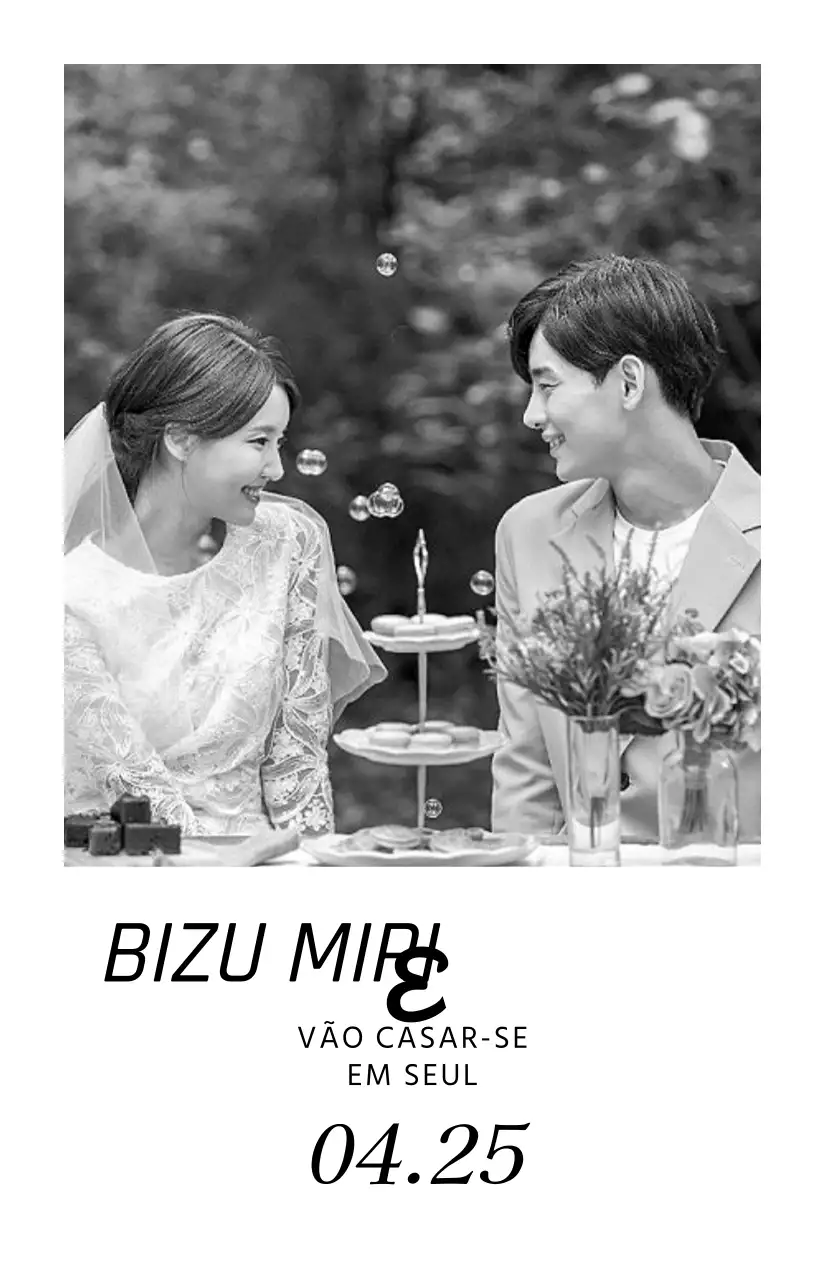 Convite de casamento em cartão fotográfico com uma imagem de casamento simples a preto e branco