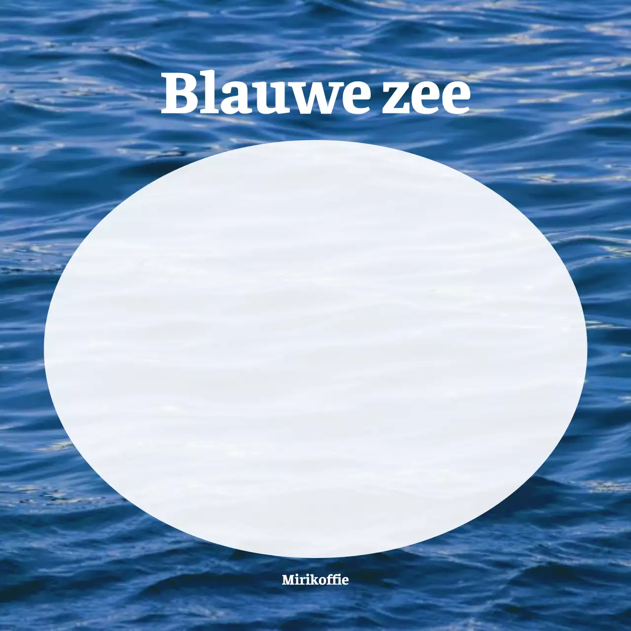 Keurig notitieblokconcept voor cafés met een foto van een blauwe oceaan.
