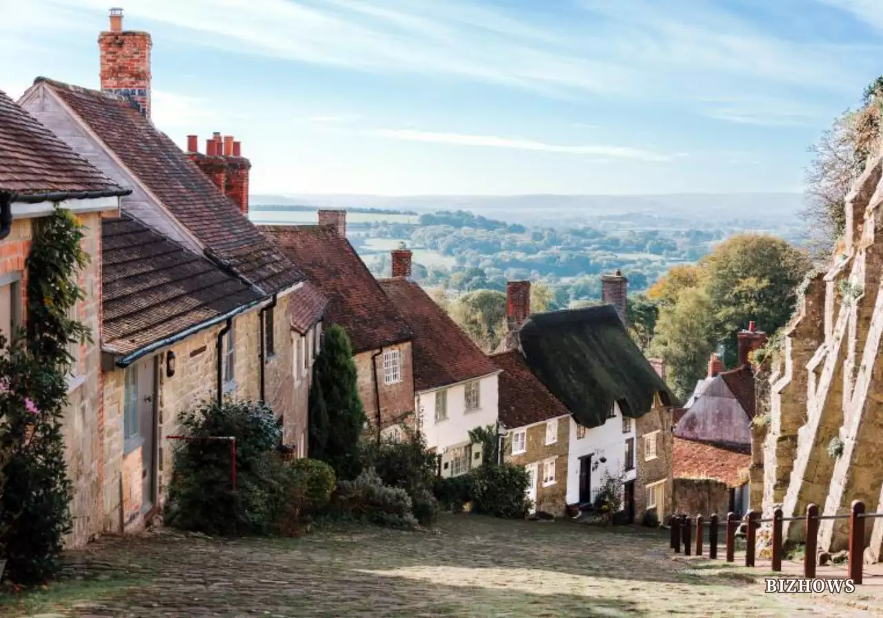 温かみのあるオレンジと茶色系の感性的な村の通称背景スタイルのパーソナルグッズ用