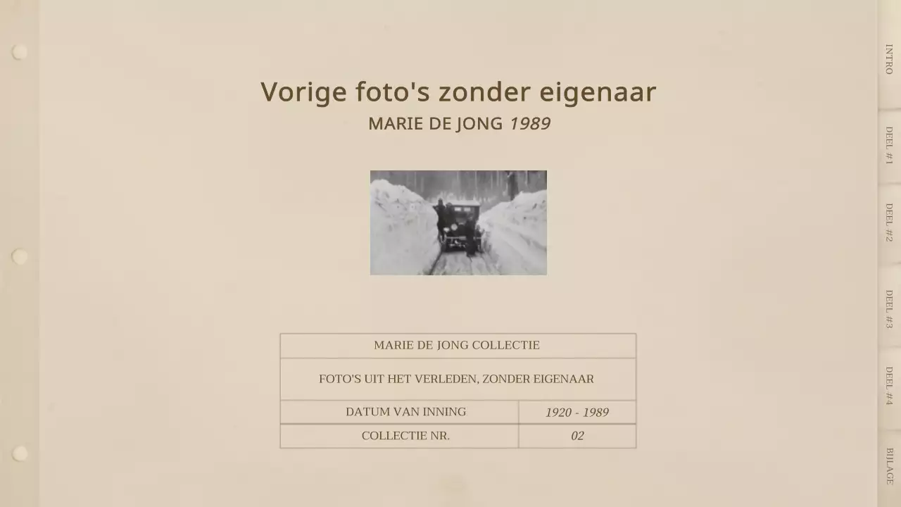 Een beige, vintage-geïnspireerd retro fotoboek