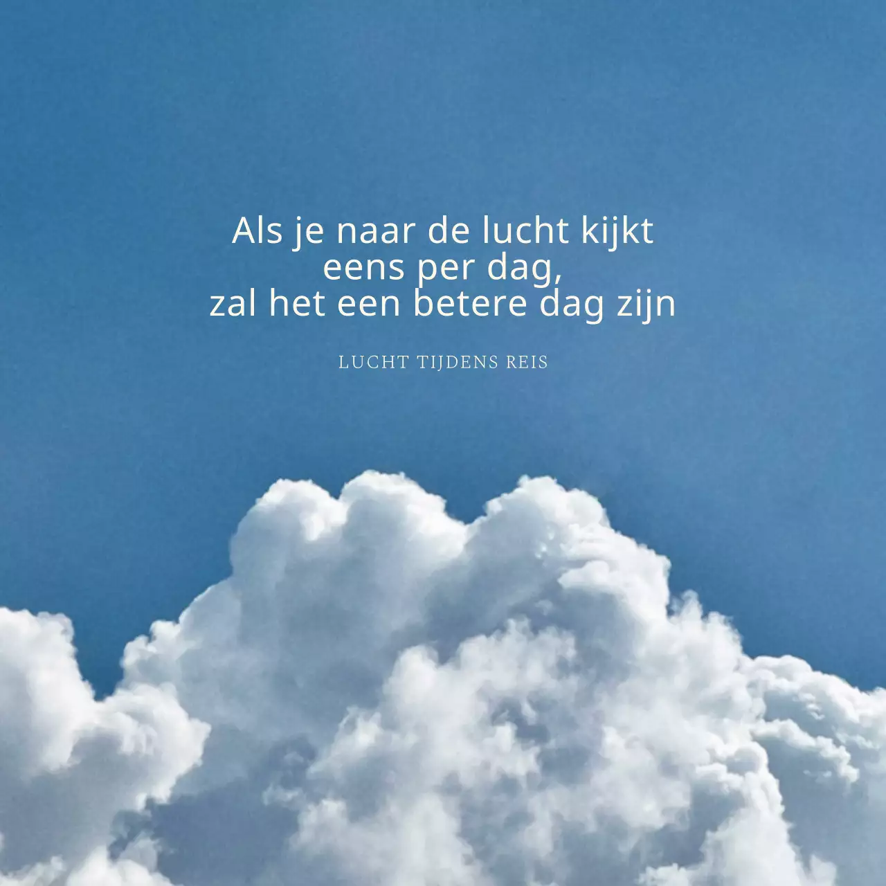 Een ontwerp met emotionele tekst met een sentimentele, vintage foto van wolken