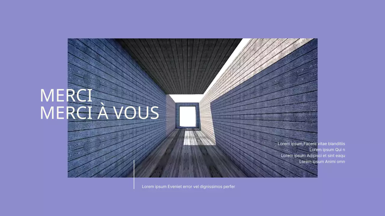 Un portfolio épuré, mauve et beige, pour la préparation à l'emploi d'un étudiant.