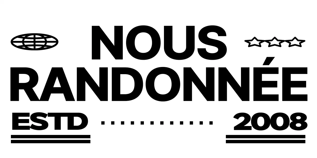 Combinaison de texte et de personnage de montagne mignon et branché en noir et blanc. Logo pour la promotion et la marchandise d'un club de montagne.