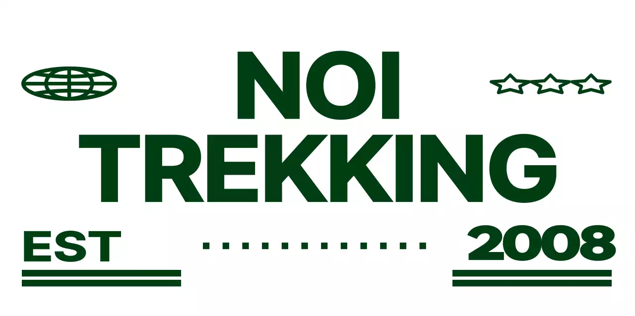 Logo in stile combinazione di testo e personaggio di montagna carino e alla moda, in verde e bianco, per la promozione e il merchandising di club di montagna.