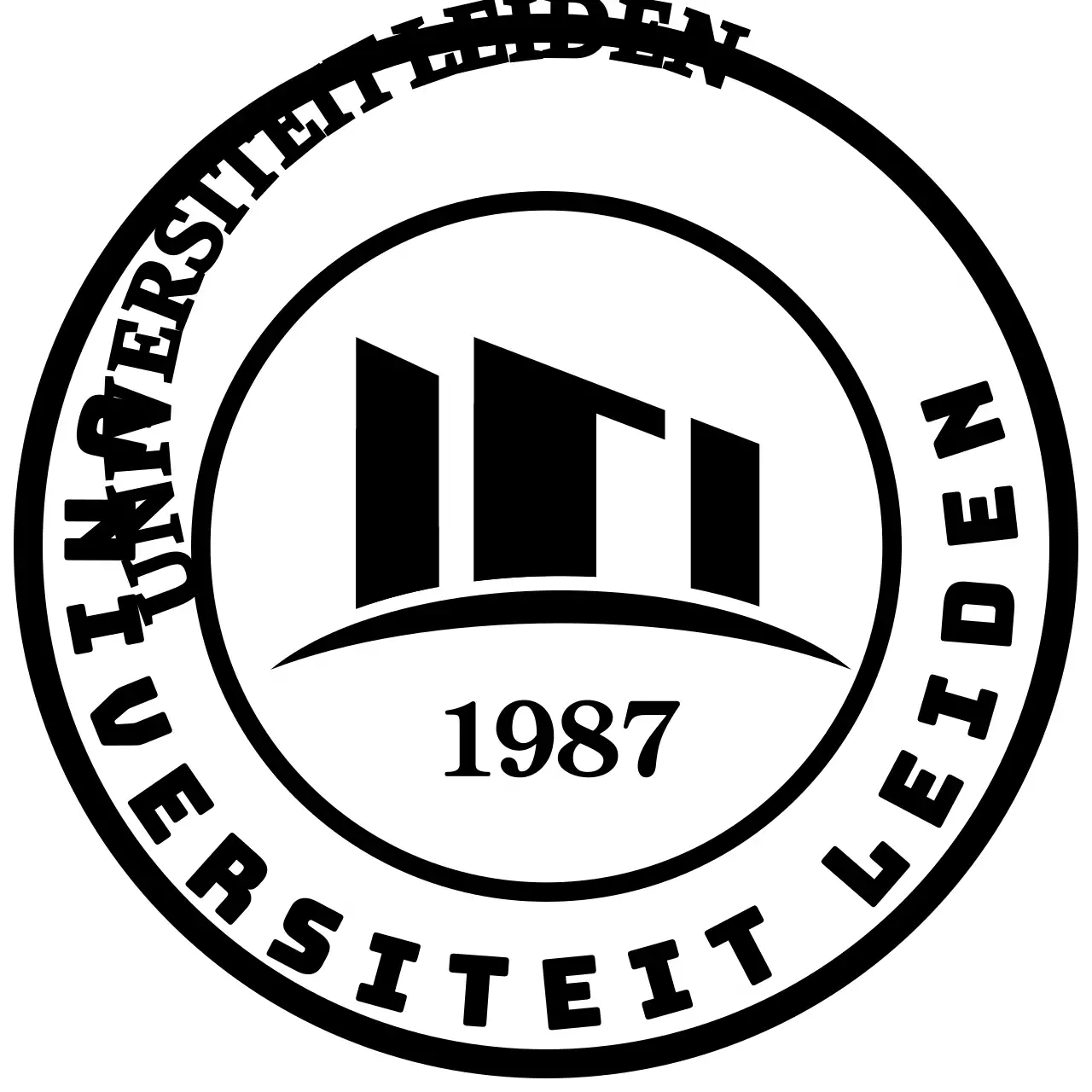 Memorabilia van de serviceclub van de universiteit met zwart universiteitslogo