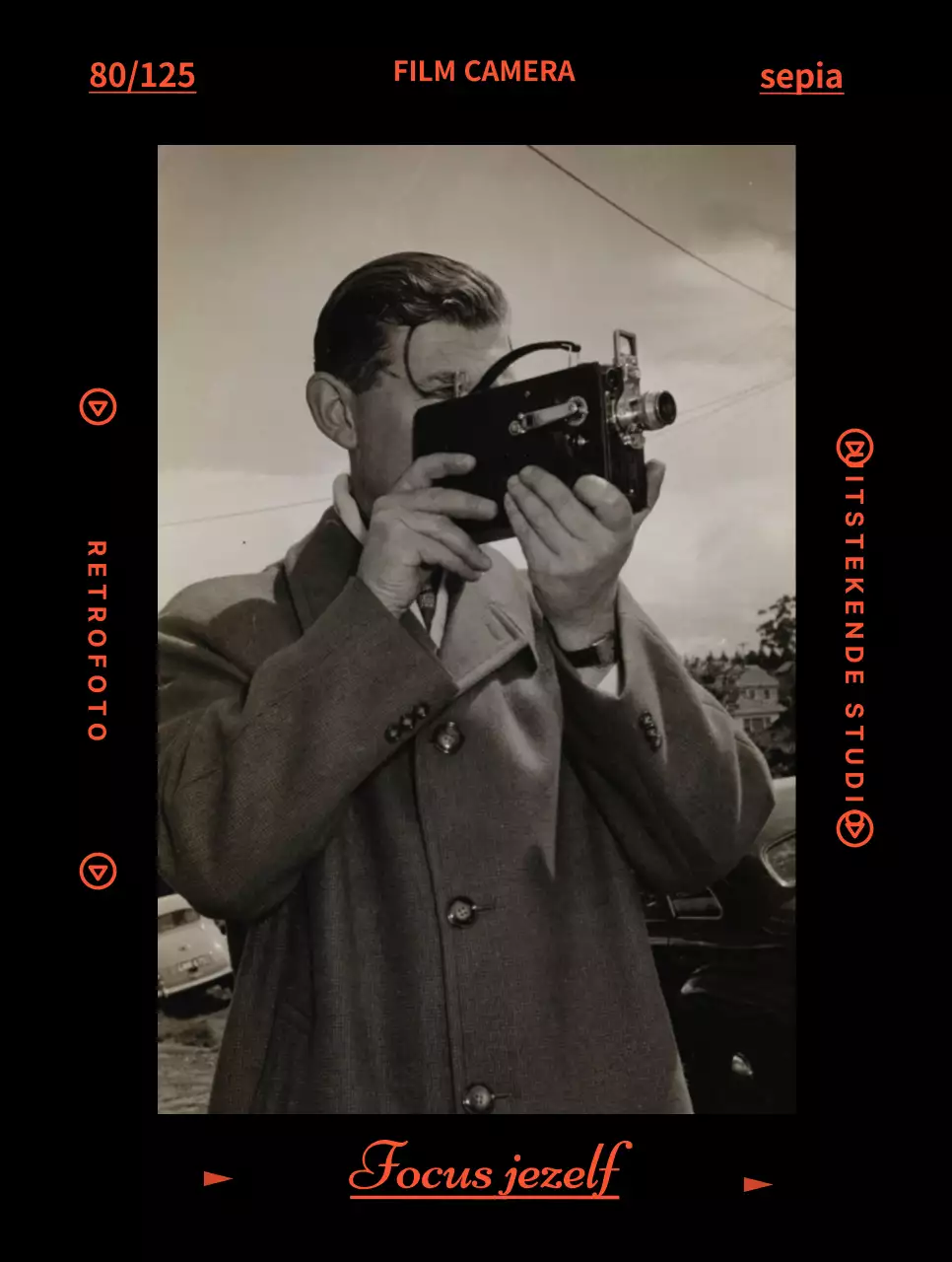 Merchandise met vintage foto's in een zwart en rood filmconcept