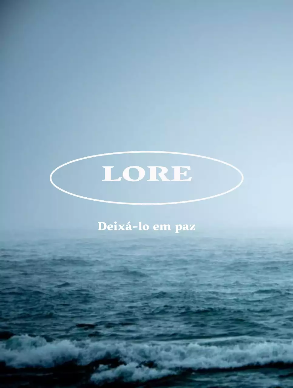 Mercadoria com fotografias do oceano azul, calmo e sereno e palavras sentimentais em inglês.