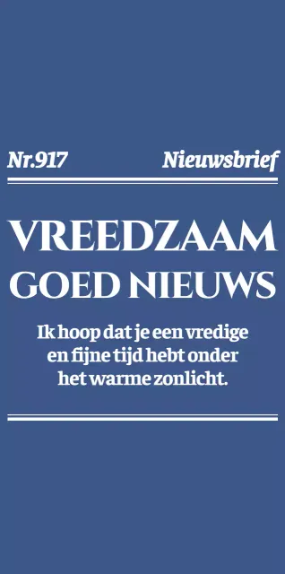 Een eenvoudig en emotioneel Londens krantenconcept in blauw en wit voor gepersonaliseerde merchandise.