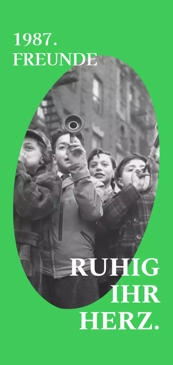 Sentimentale Waren mit Rahmen in verschiedenen Formen in Blau, Grün und Schwarz sowie Schwarz-Weiß-Fotos