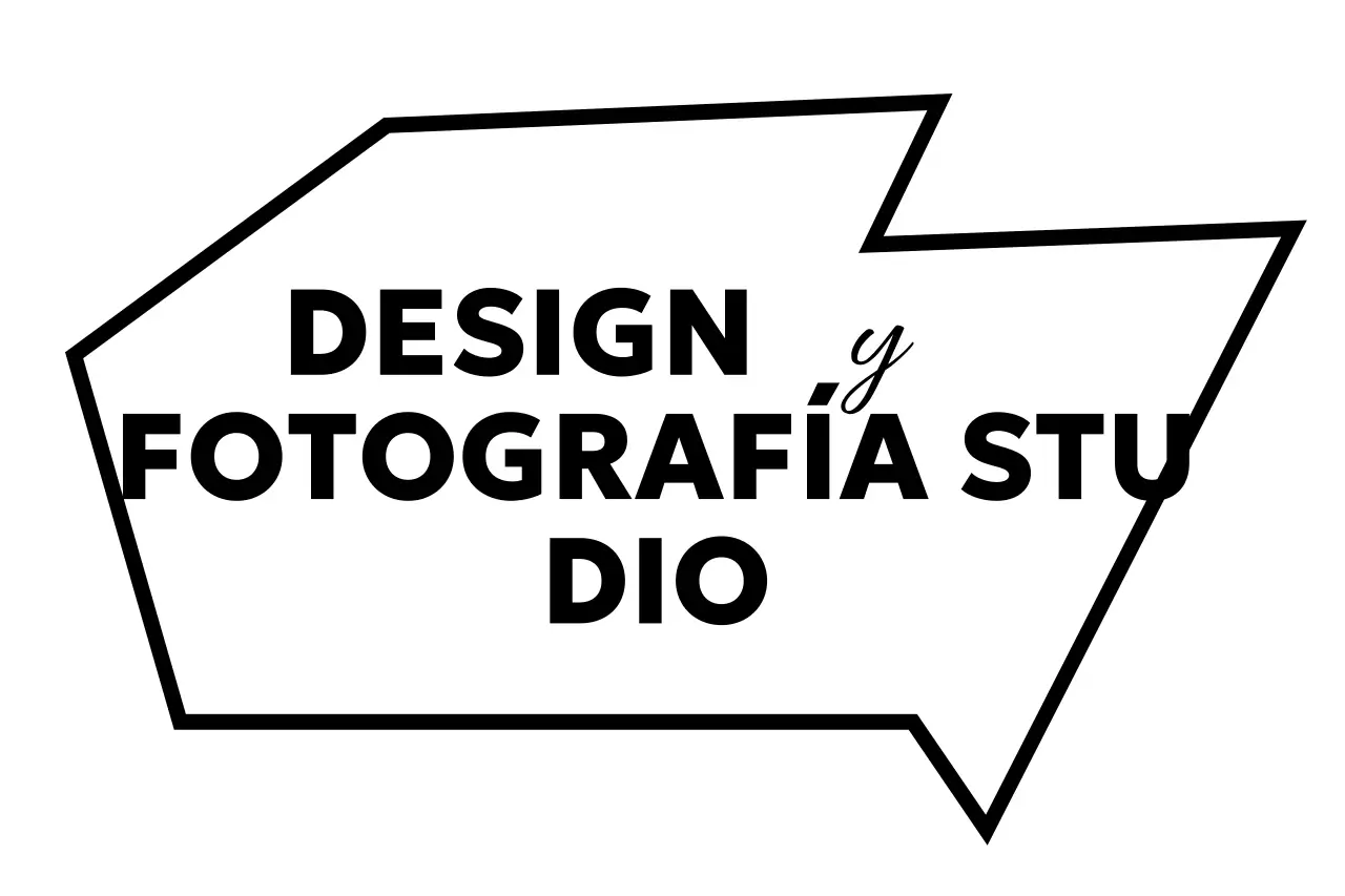 Logotipo negro de formas simples