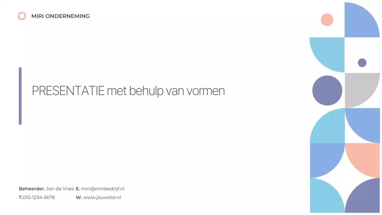 Prospectus met strakke vormen in blauw en roze