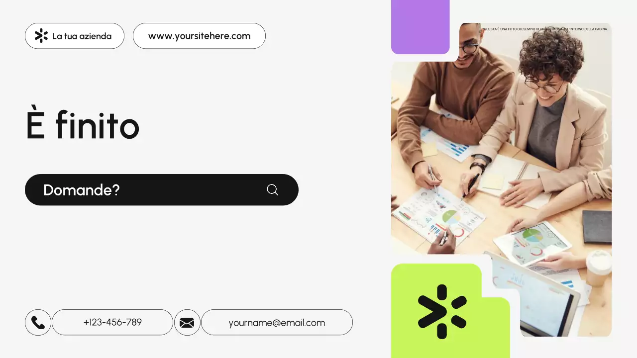 presentazione aziendale moderna di colore viola