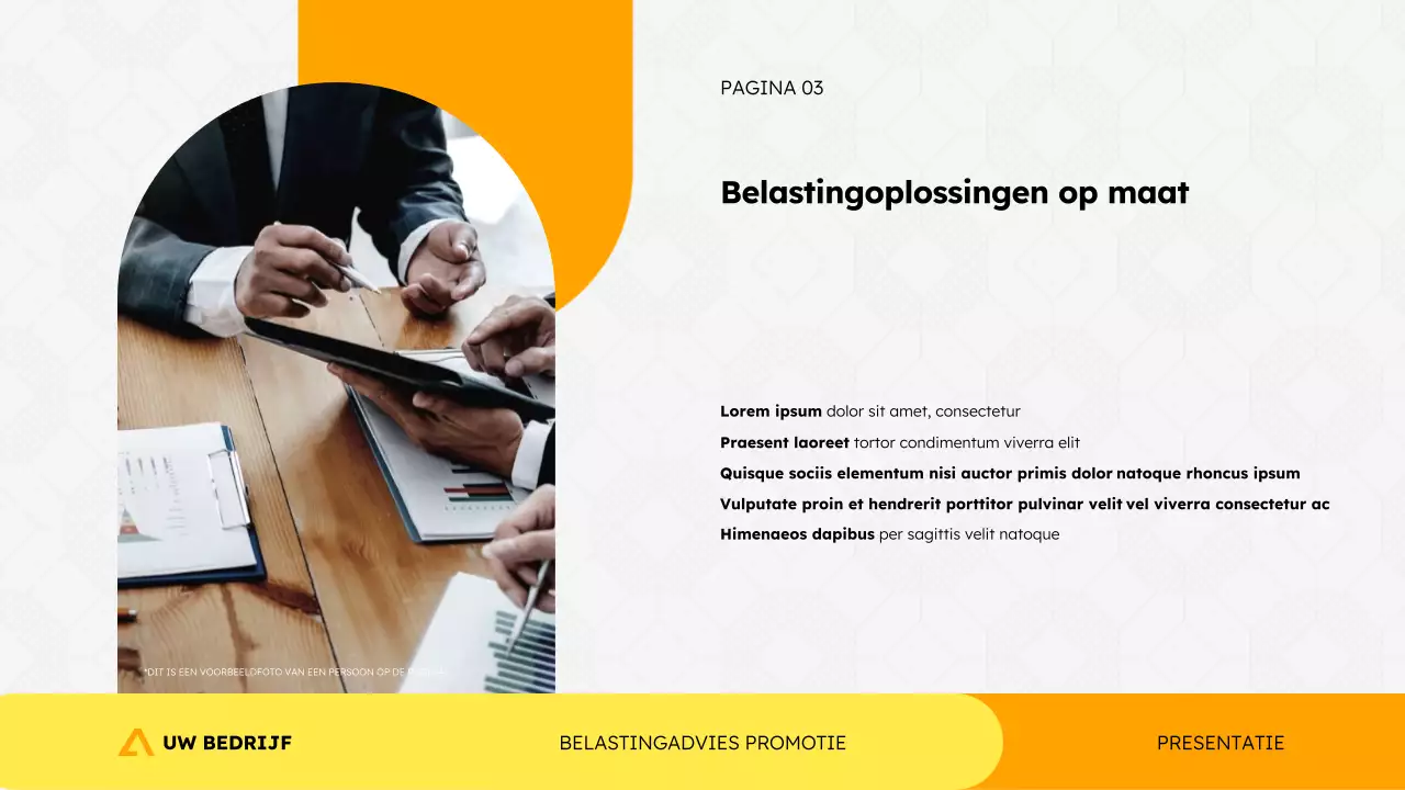 Presentatiesjabloon voor belastingadviesbureau in eenvoudige, moderne, geometrische stijl
