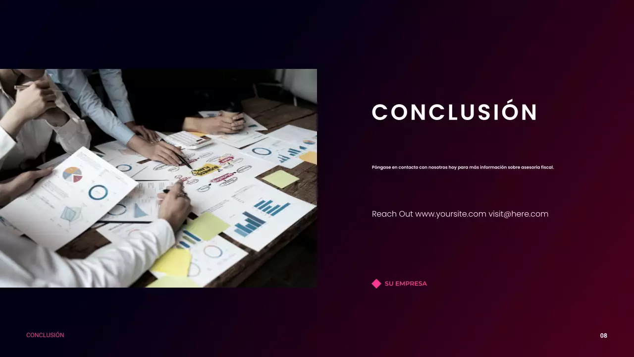 Presentación de agencia de consultoría con degradado oscuro moderno y minimalista