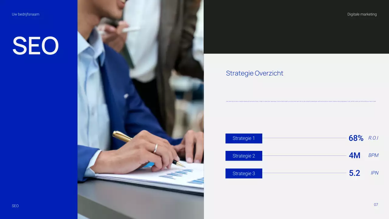 Eenvoudige en trendy digitale marketingpresentatie