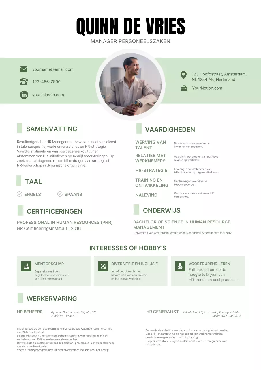 Groen Eenvoudig Modern Elegant Human Resources Manager CV