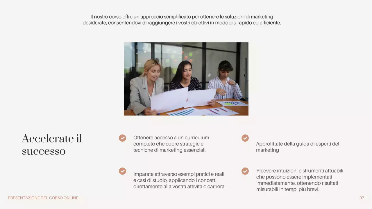 Nero Marrone Beige Minima Promozione del corso online