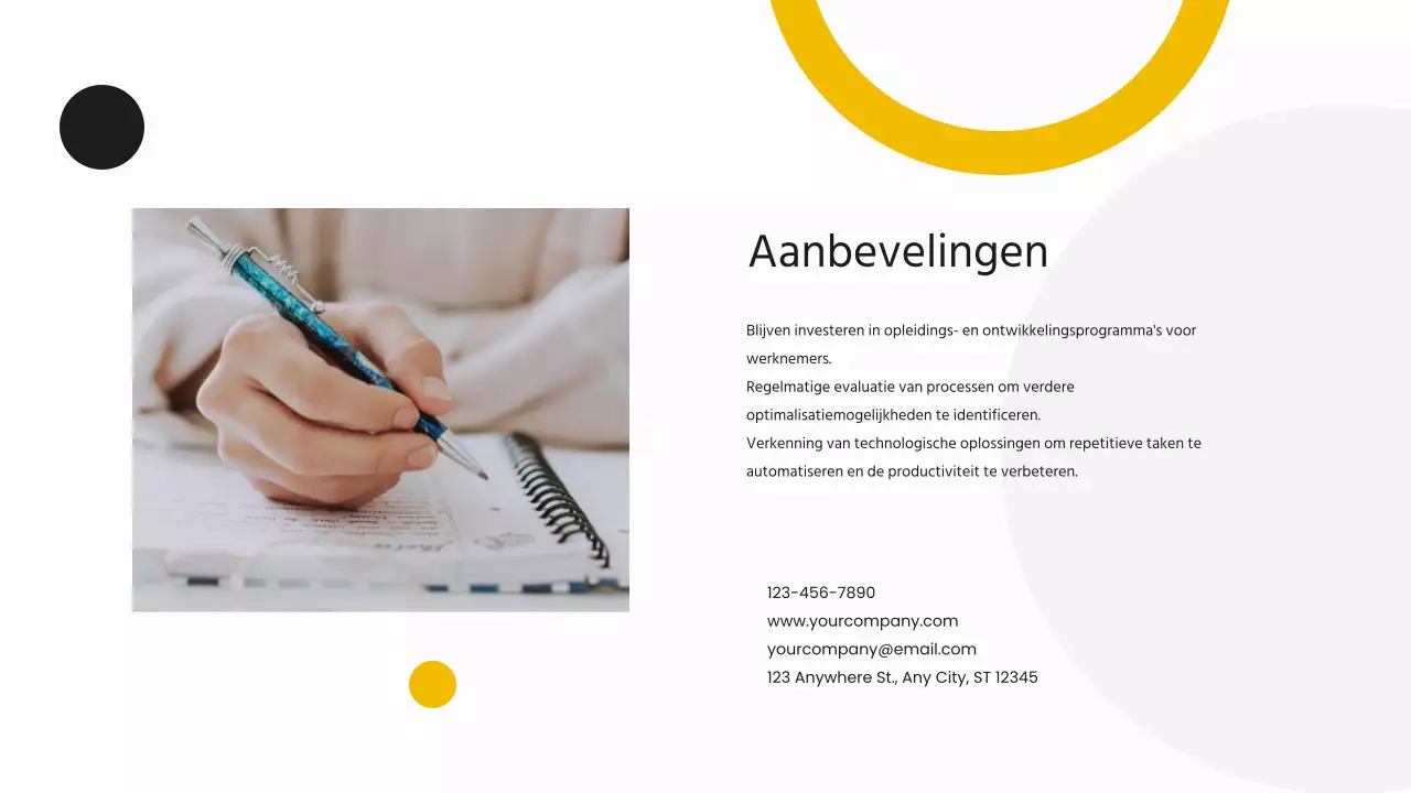 Geel eenvoudig bedrijfsrapport