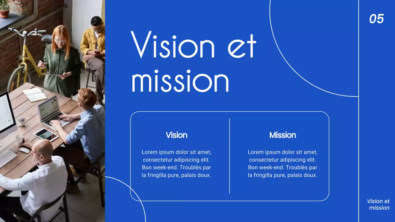 Stratégie de pitch commercial minimaliste bleu et blanc