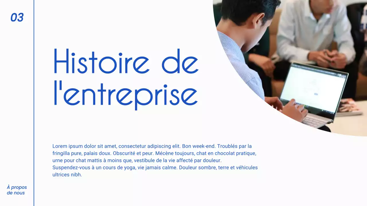 Stratégie de pitch commercial minimaliste bleu et blanc