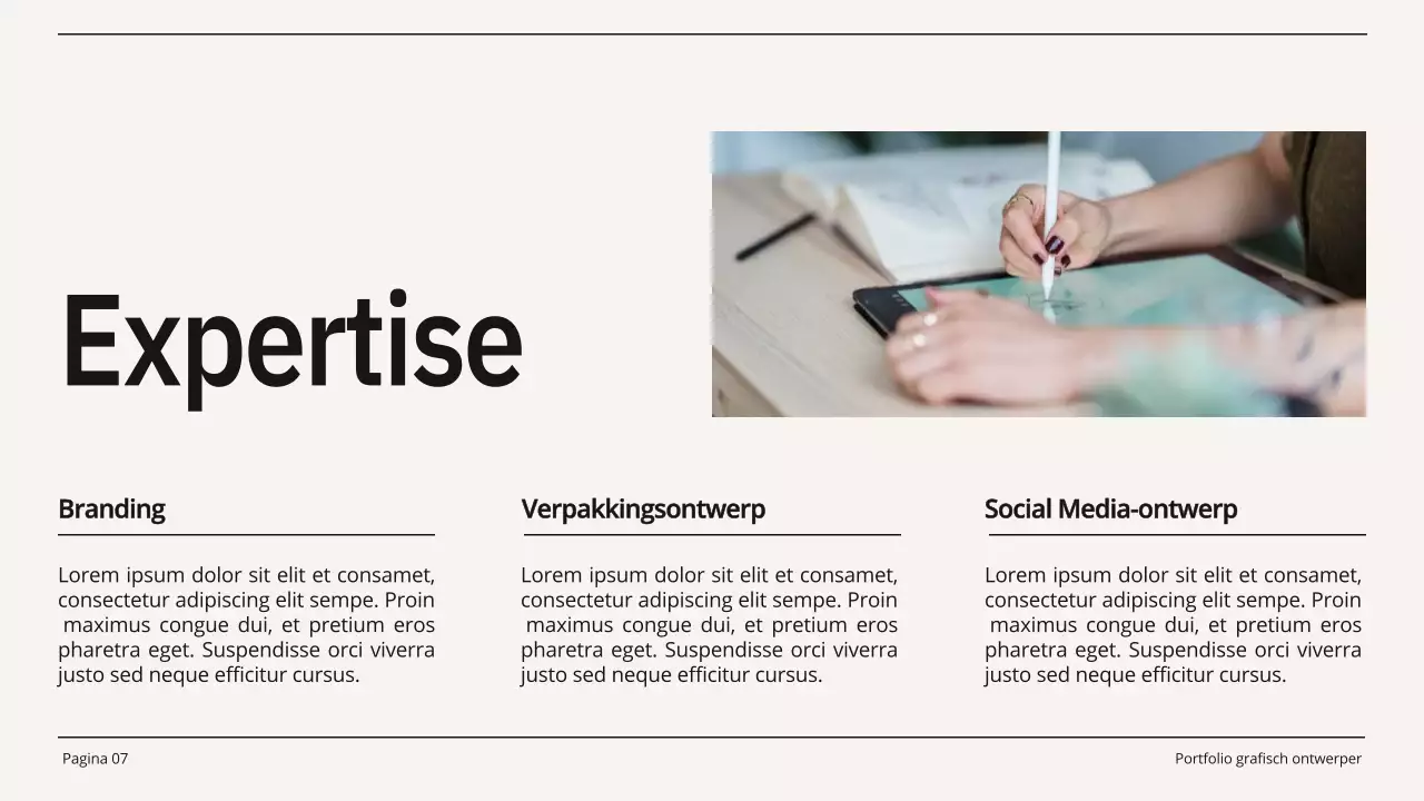 Beige en zwart minimalistisch grafisch ontwerp portfolio