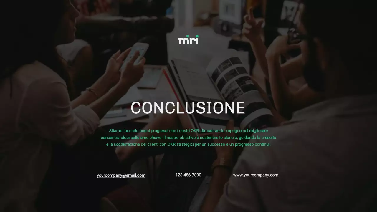 Rapporto OKR moderno verde e blu