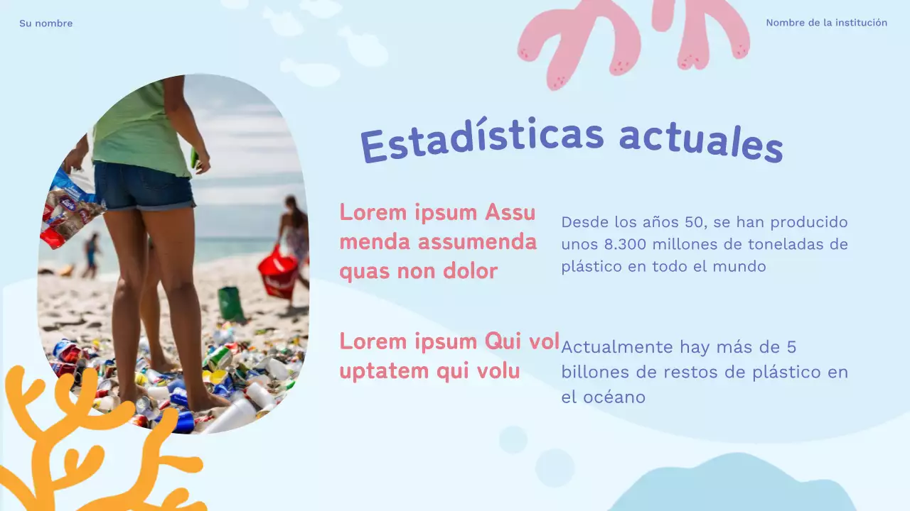 Materiales de estudio de los residuos de plástico natural azul cielo y morado