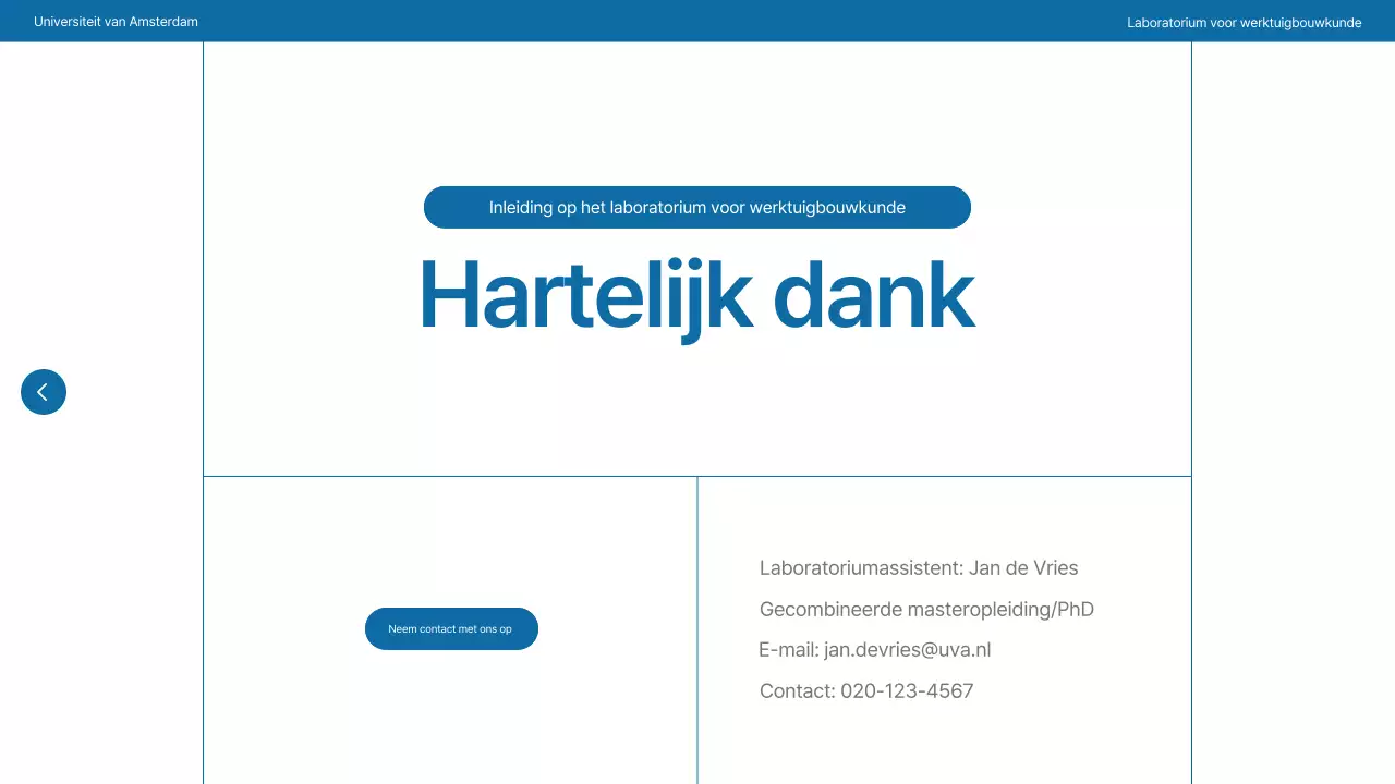 Een eenvoudig universiteitslab in marineblauw en grijs