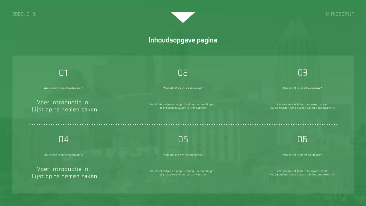 Eenvoudig bedrijfsrapport in wit en groen