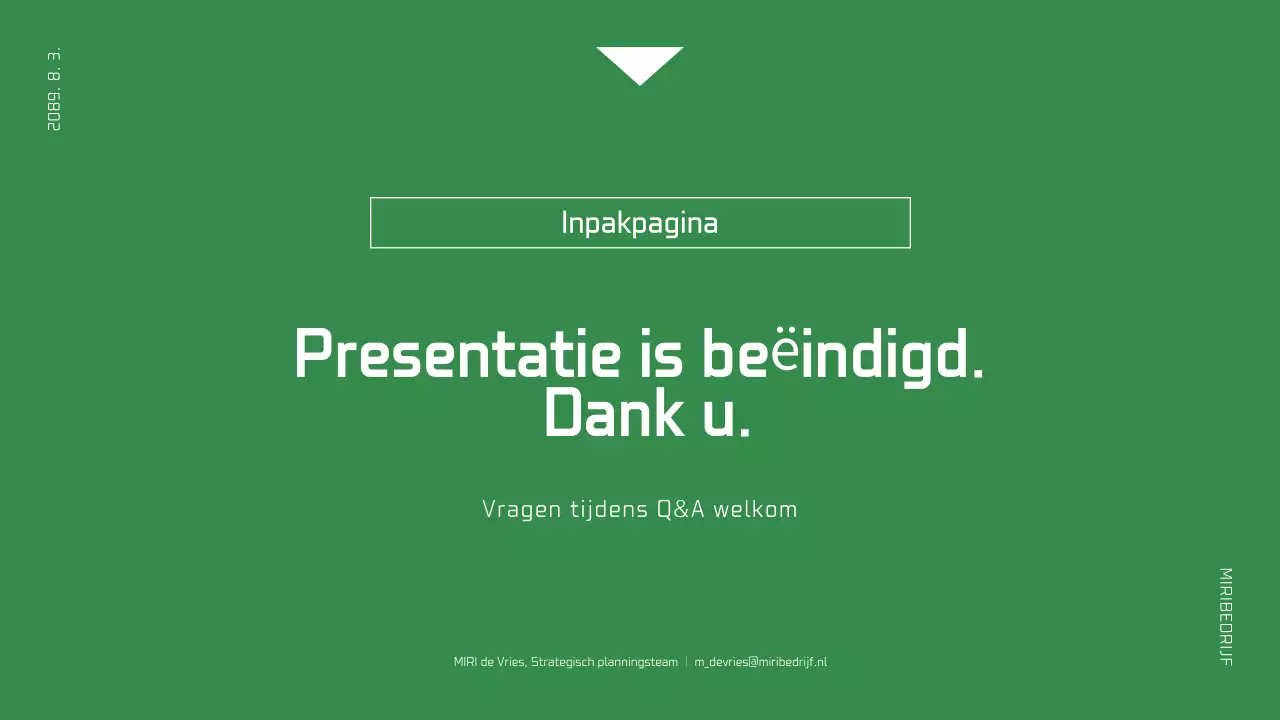 Eenvoudig bedrijfsrapport in wit en groen