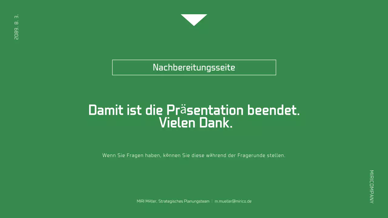 Einfacher Unternehmensbericht in Weiß und Grün