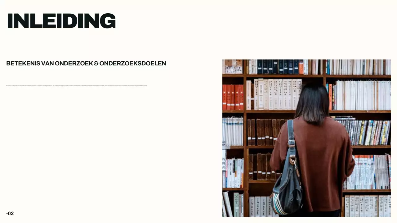 Beige Professionele Scriptiepresentatie