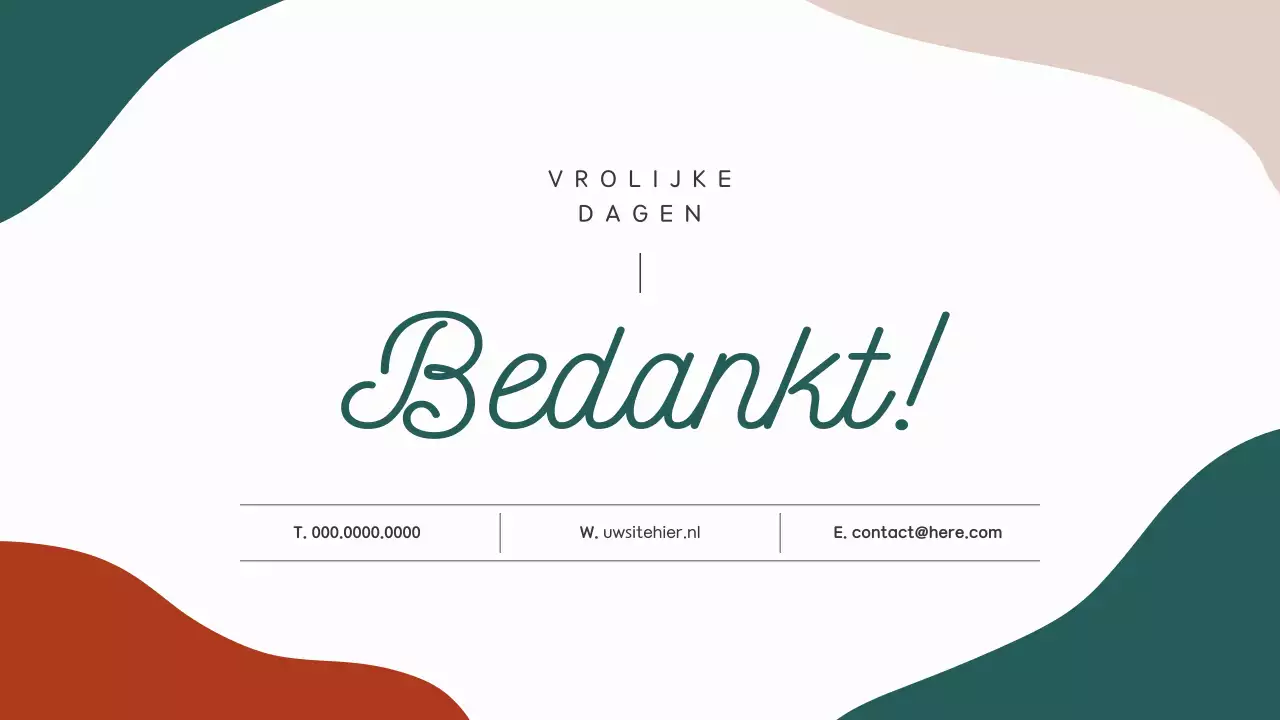 Eindejaarsrapport in een geometrisch patroon van rood en groen