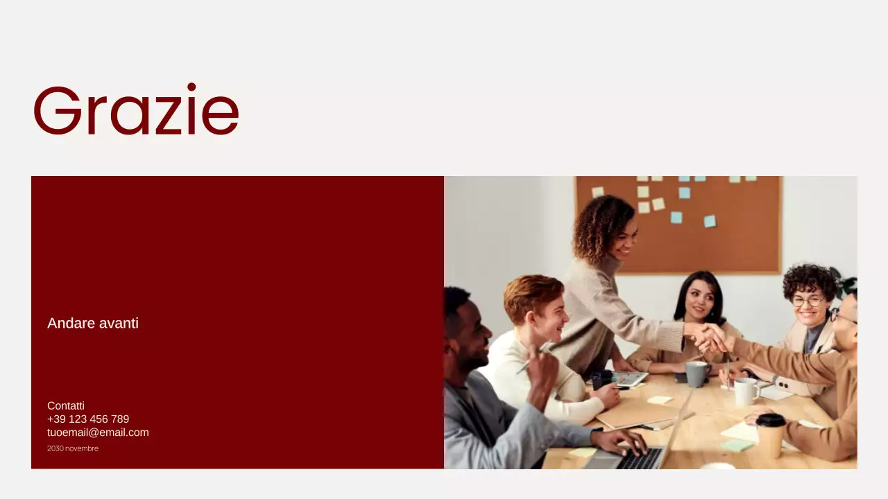 Presentazione di marketing dei contenuti minimali e alla moda in rosso