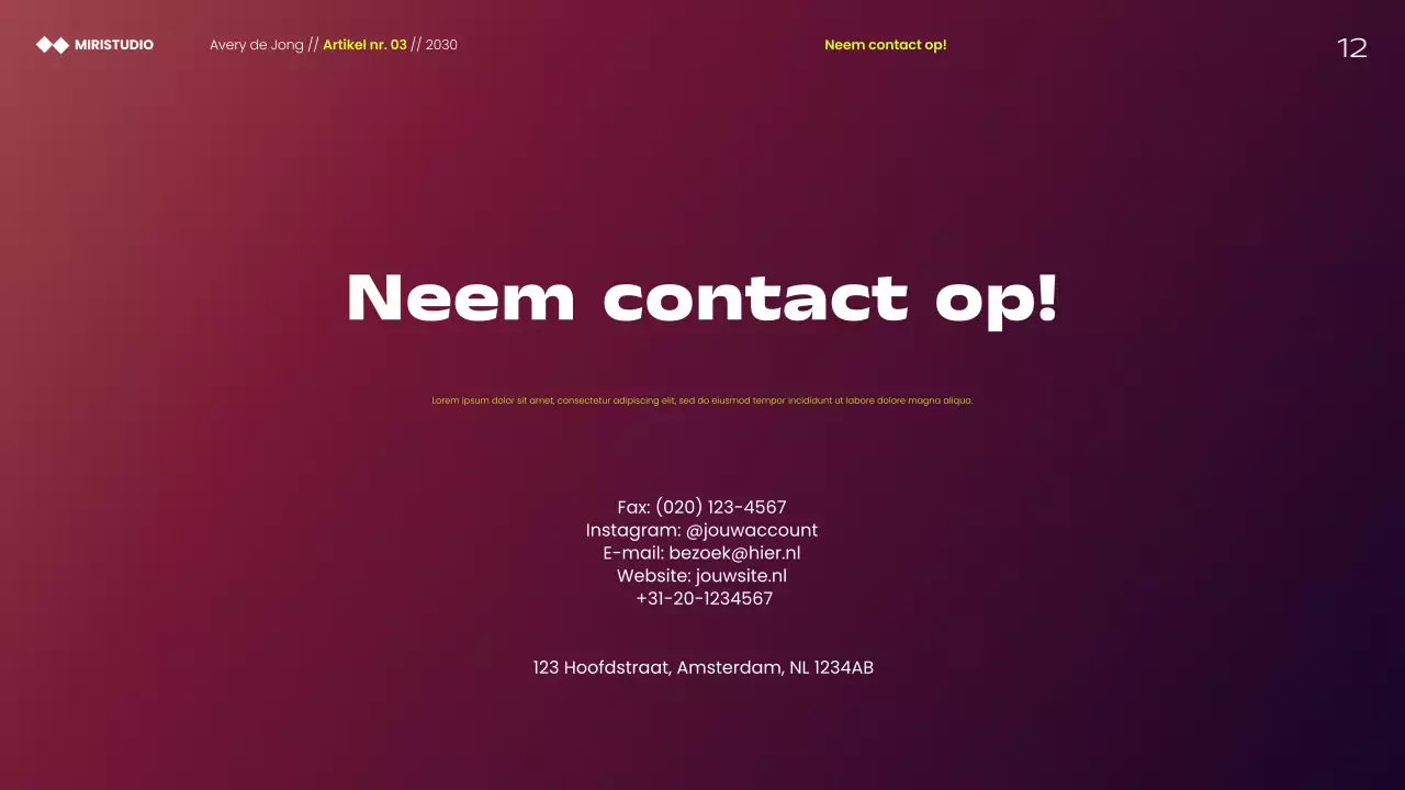 Presentatie van moderne minimalistische marketingstrategieën van Maroon