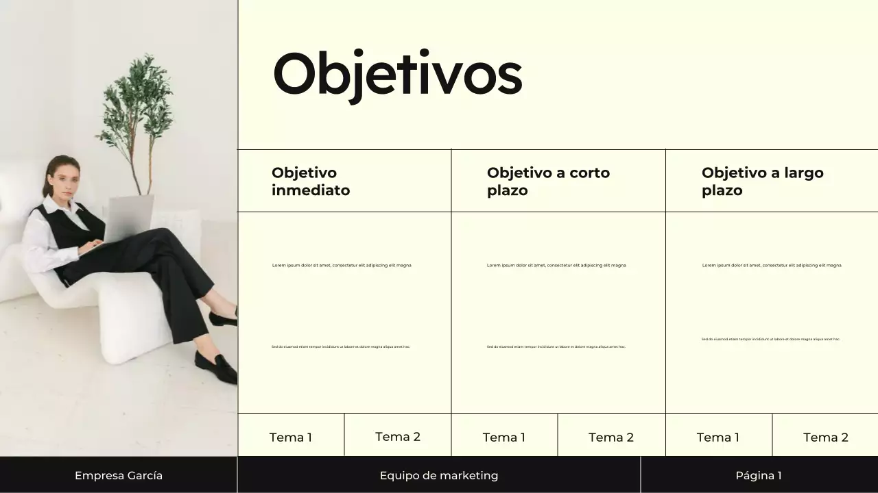 Presentación de la estrategia de marketing de contenidos en crema y negro