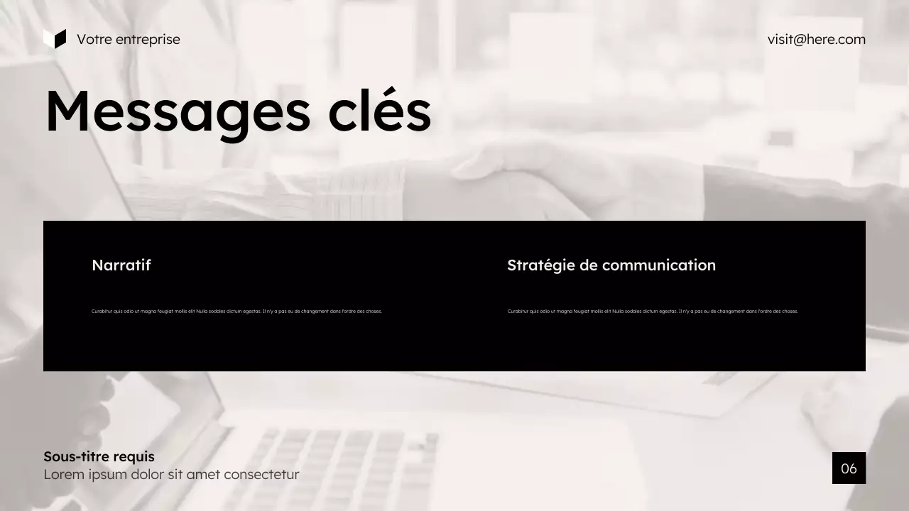 présentation marketing moderne beige