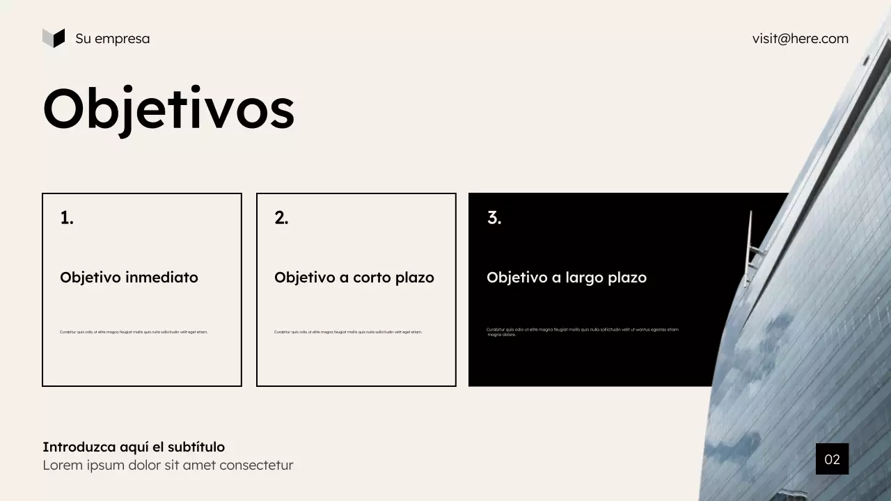 Presentación de marketing moderna en beige