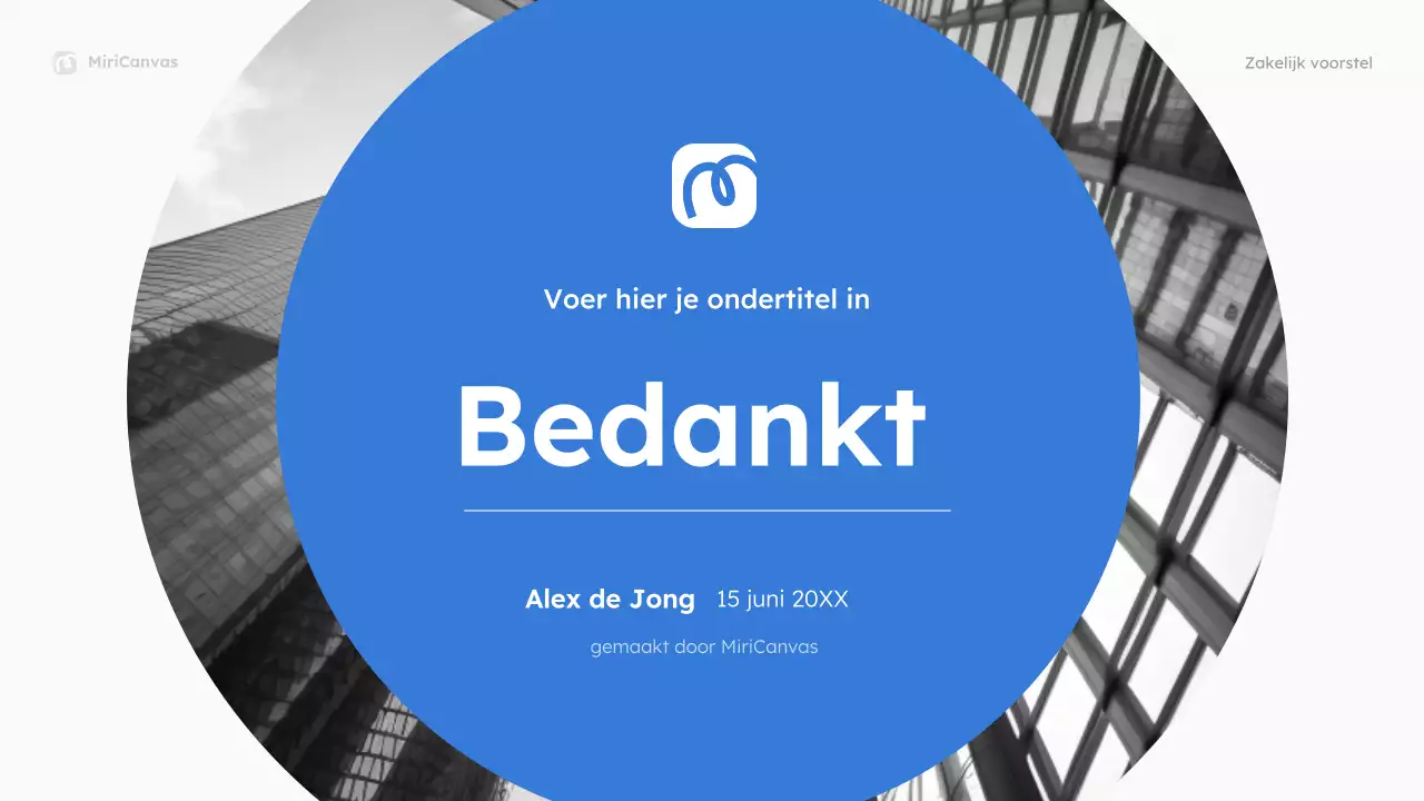 Presentatie van een blauw modern bedrijfsvoorstel