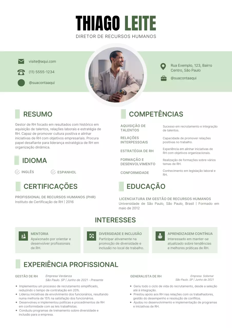 Verde Simples Moderno Elegante Currículo de Diretor de Recursos Humanos