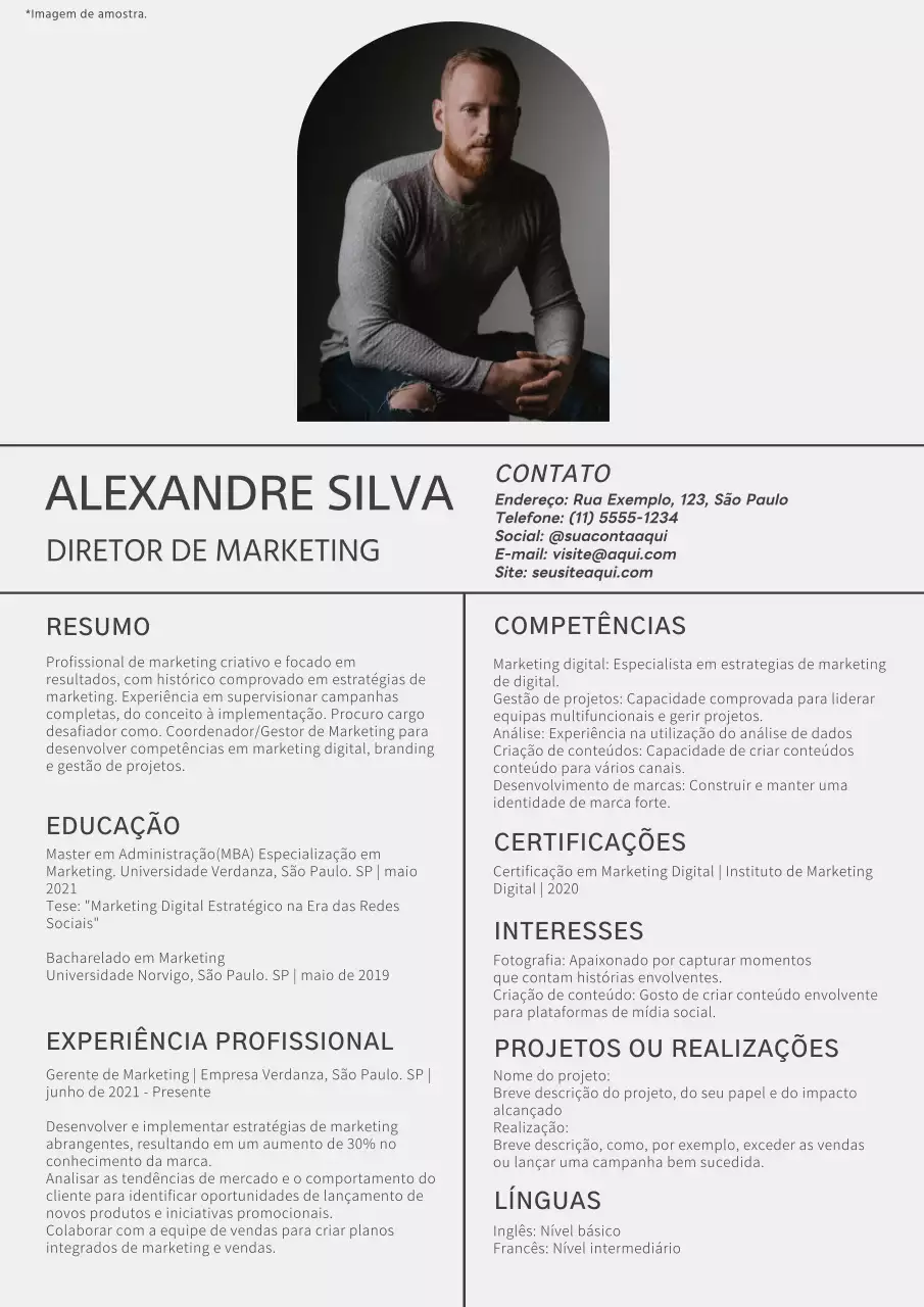 Bege e cinzento Minimal Marketing Manager Resume Introdução
