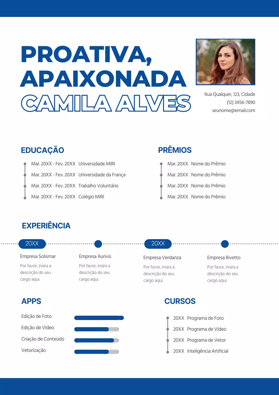 Currículo simples em azul e branco