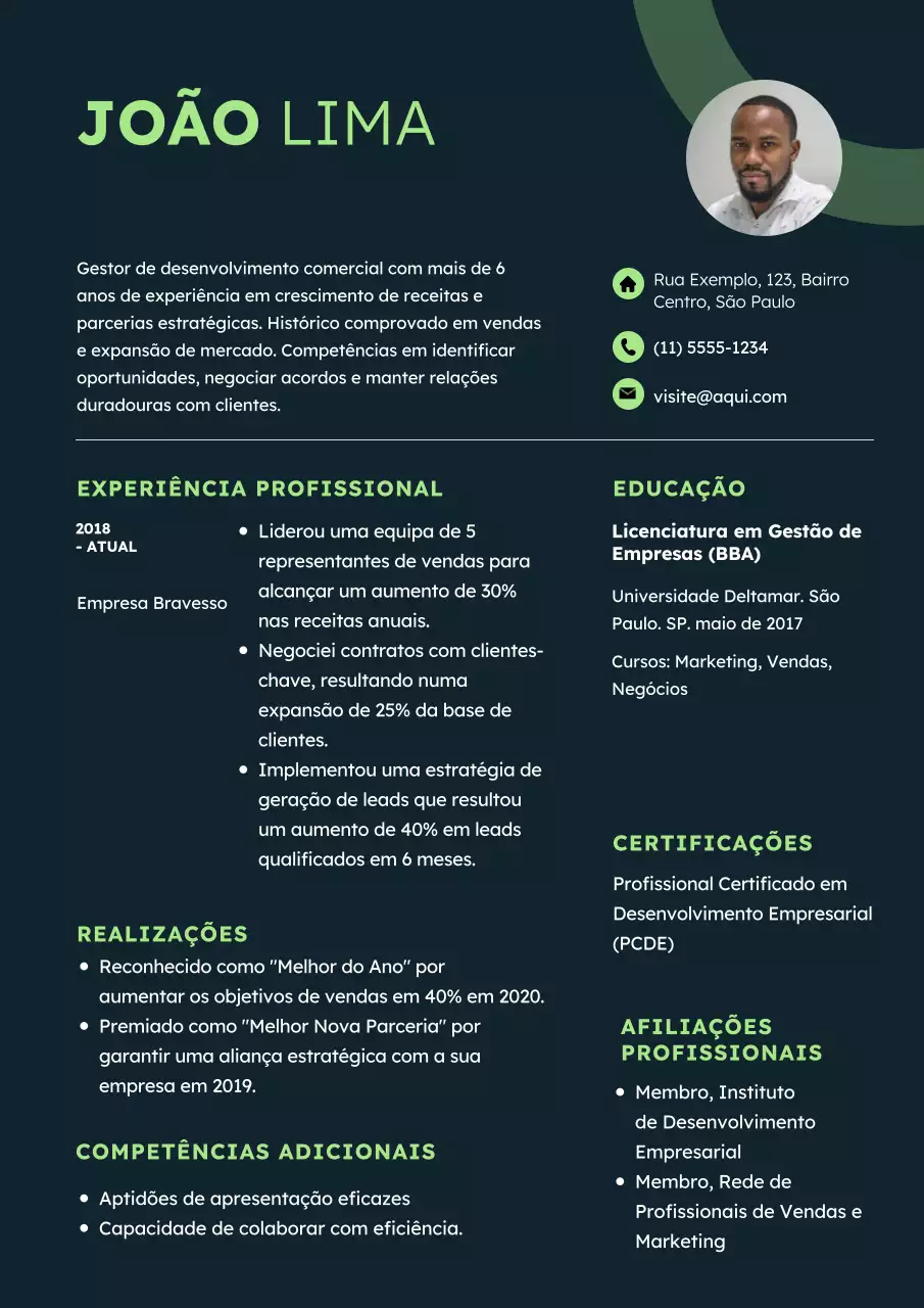 Currículo de gestor de desenvolvimento de negócios moderno e ecológico
