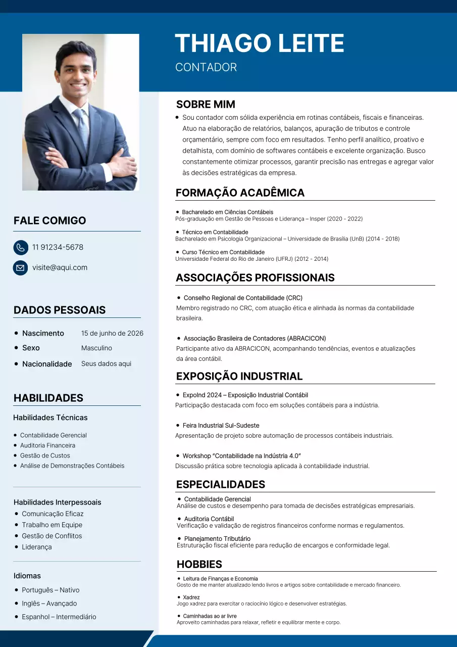 Design de currículo profissional azul