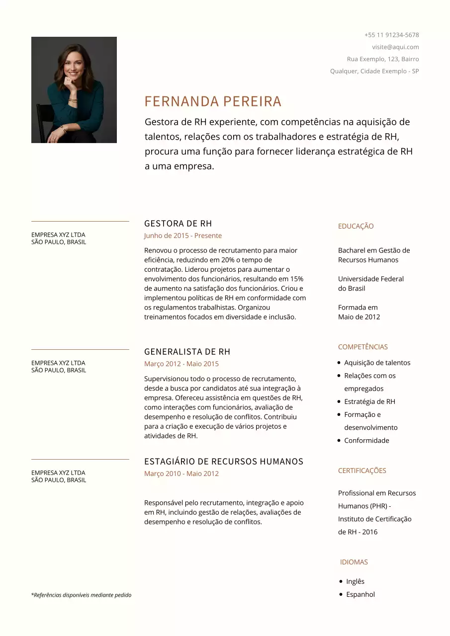 CV minimalista, limpo e bege