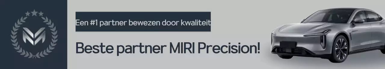 grijze moderne auto-advertentie